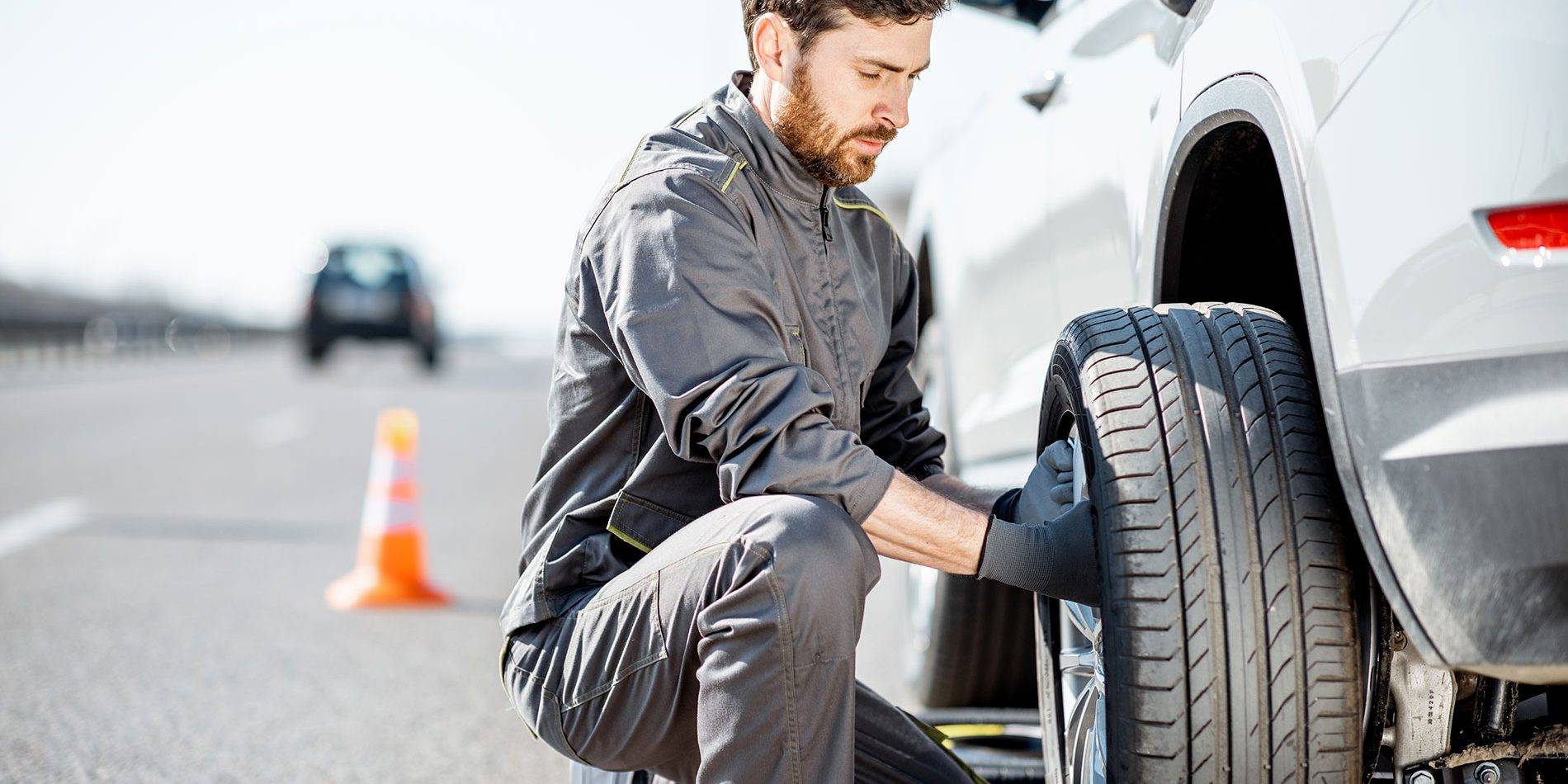 Alkiswani Towing Tire Change